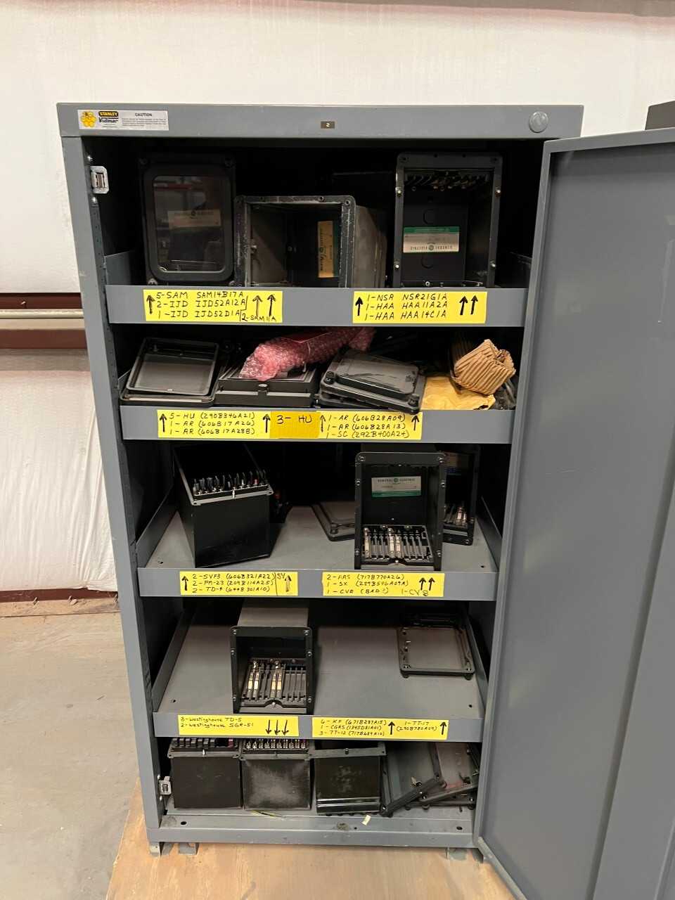 3X STANLEY VIDMAR AND LISTA CABINETS (NEW MEXICO) - TOOL STORAGE