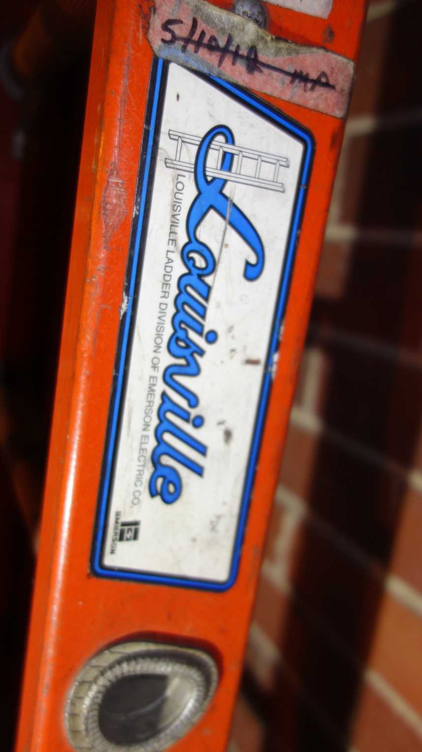 LOT OF 2 ASSORTED LADDERS, LOUISVILLE - MATERIAL HANDLING