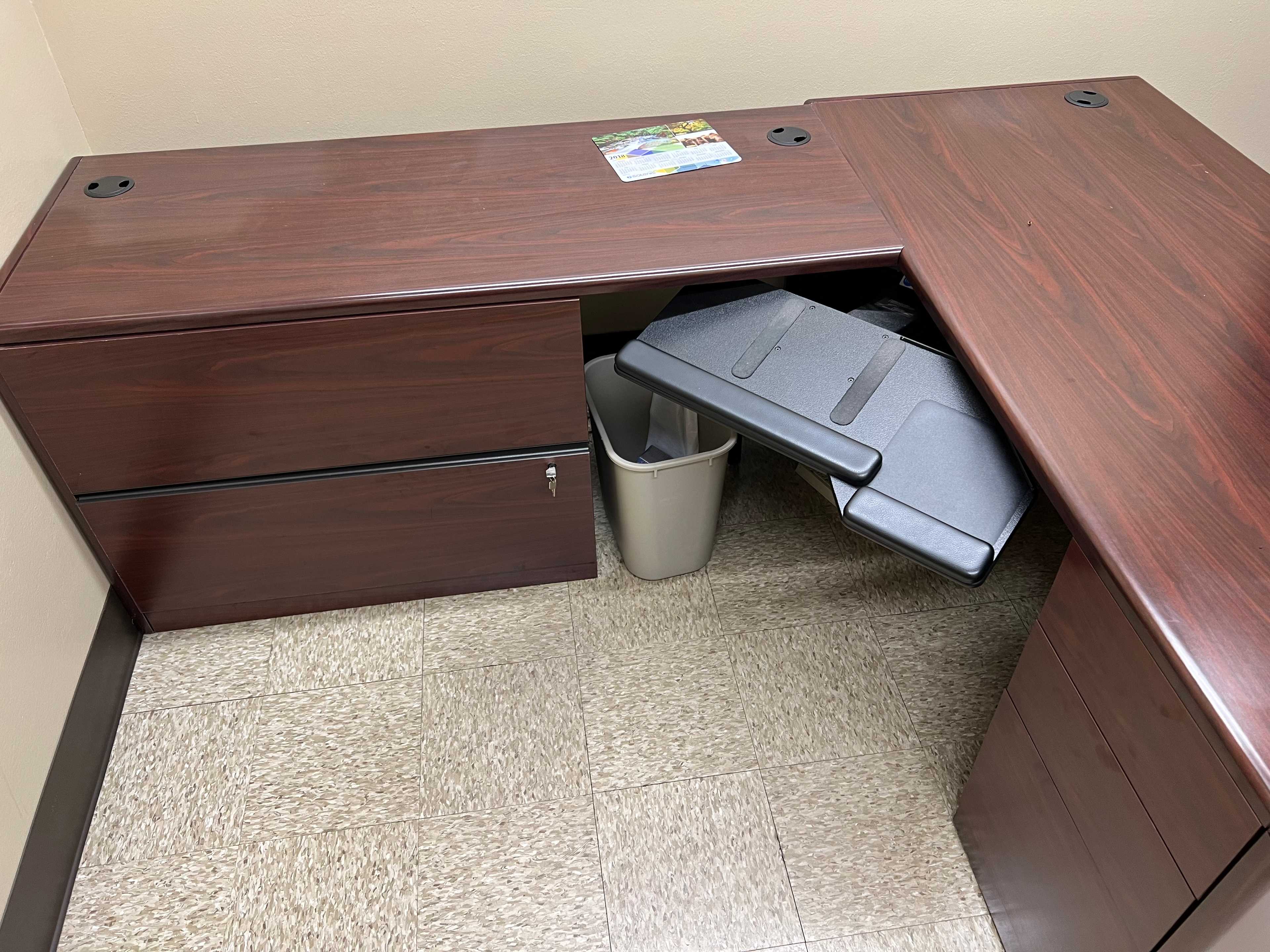 LOT OF OFFICE FURNITURE - PLANT & FACILITY
