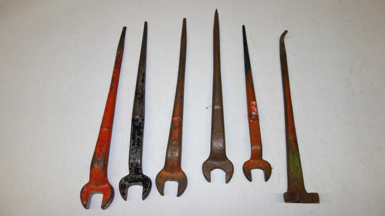 LOT OF 6 ASSORTED SPUD WRENCHES - HAND TOOLS