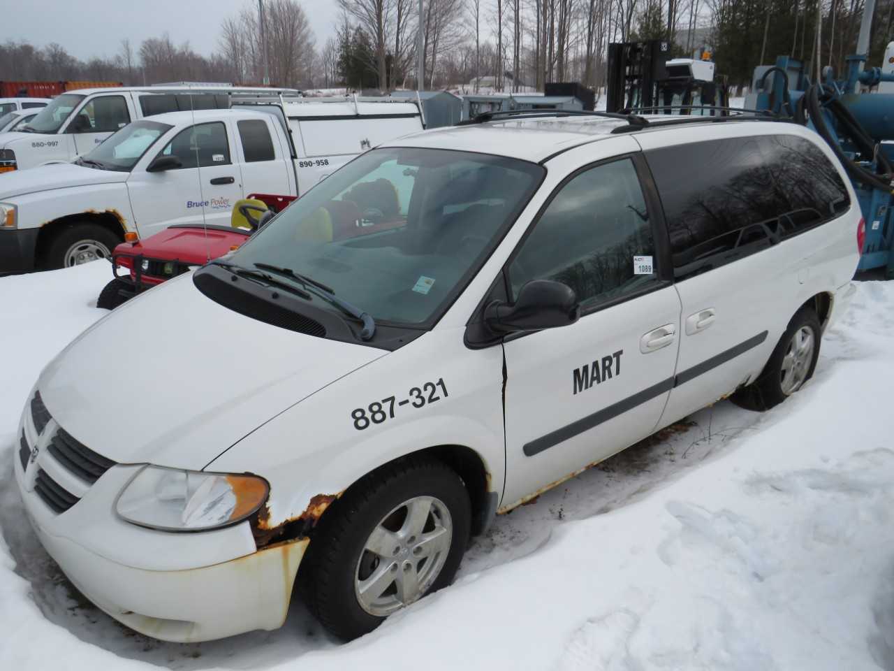 2006 DODGE CARAVAN SPORTS VAN - HYDRO EXCAVATOR TRUCKS