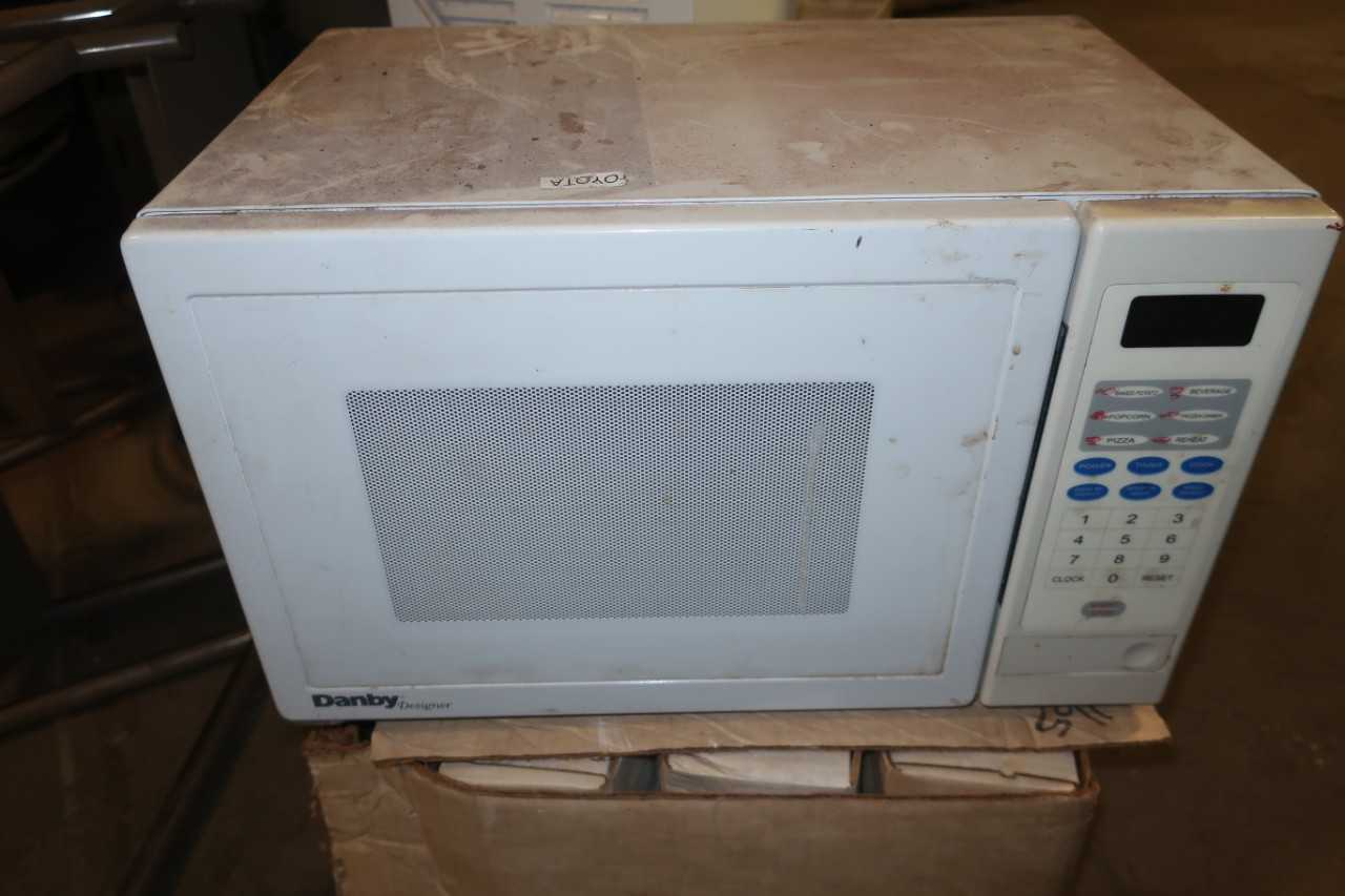 LOT OF ASSORTED KITCHEN APPLIANCES - MISCELLANEOUS
