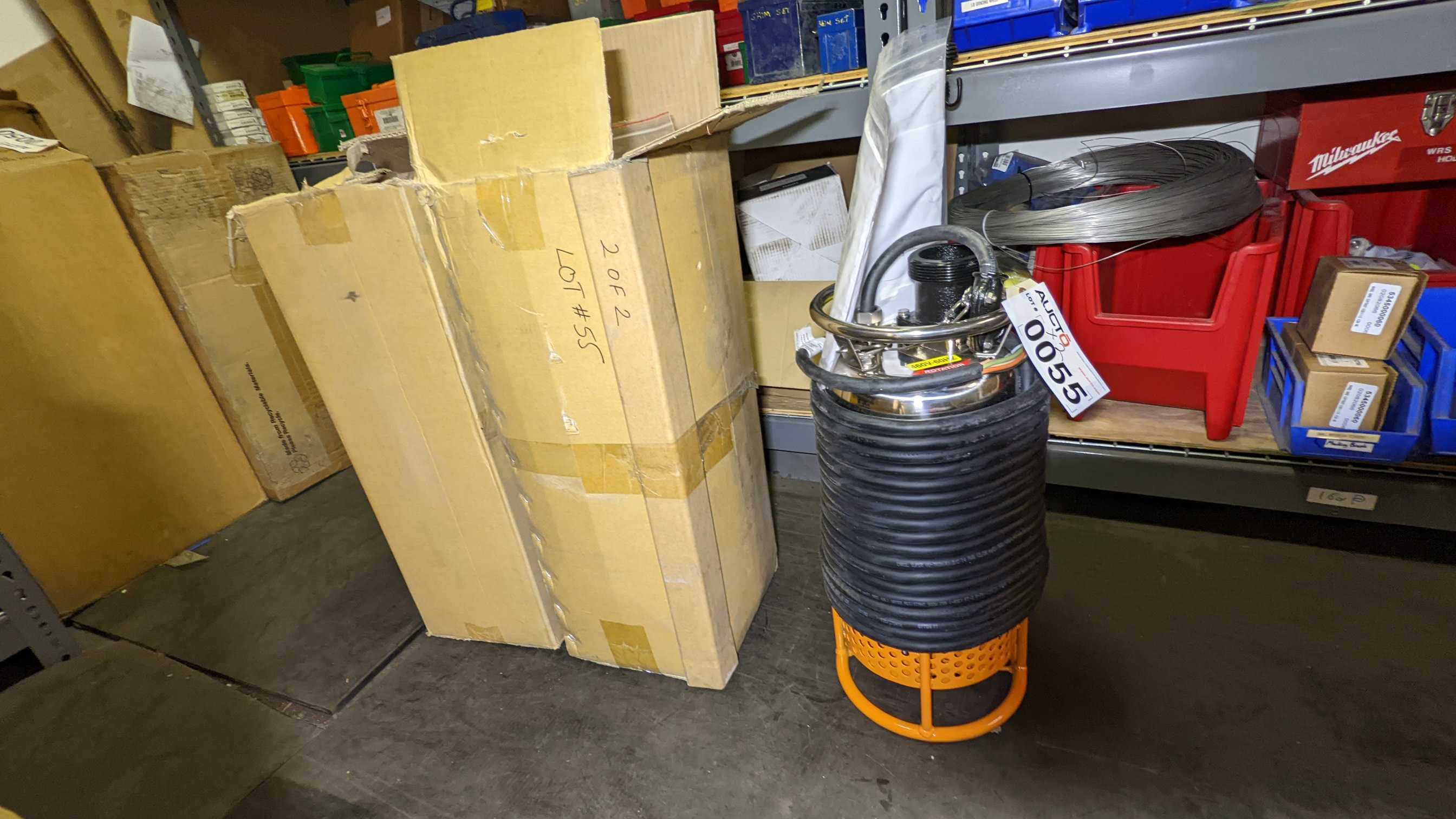 LOT OF 2 ELECTRIC SUBMERSIVE PUMPS - INDUSTRIAL PARTS LOT OF 2 ELECTRIC SUBMERSIVE PUMPS - INDUSTRIAL PARTS