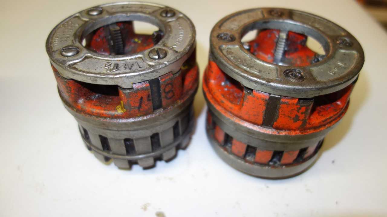 LOT OF 2 RIDGID 1-1/4 IN DIE HEADS - ELECTRIC POWER TOOLS