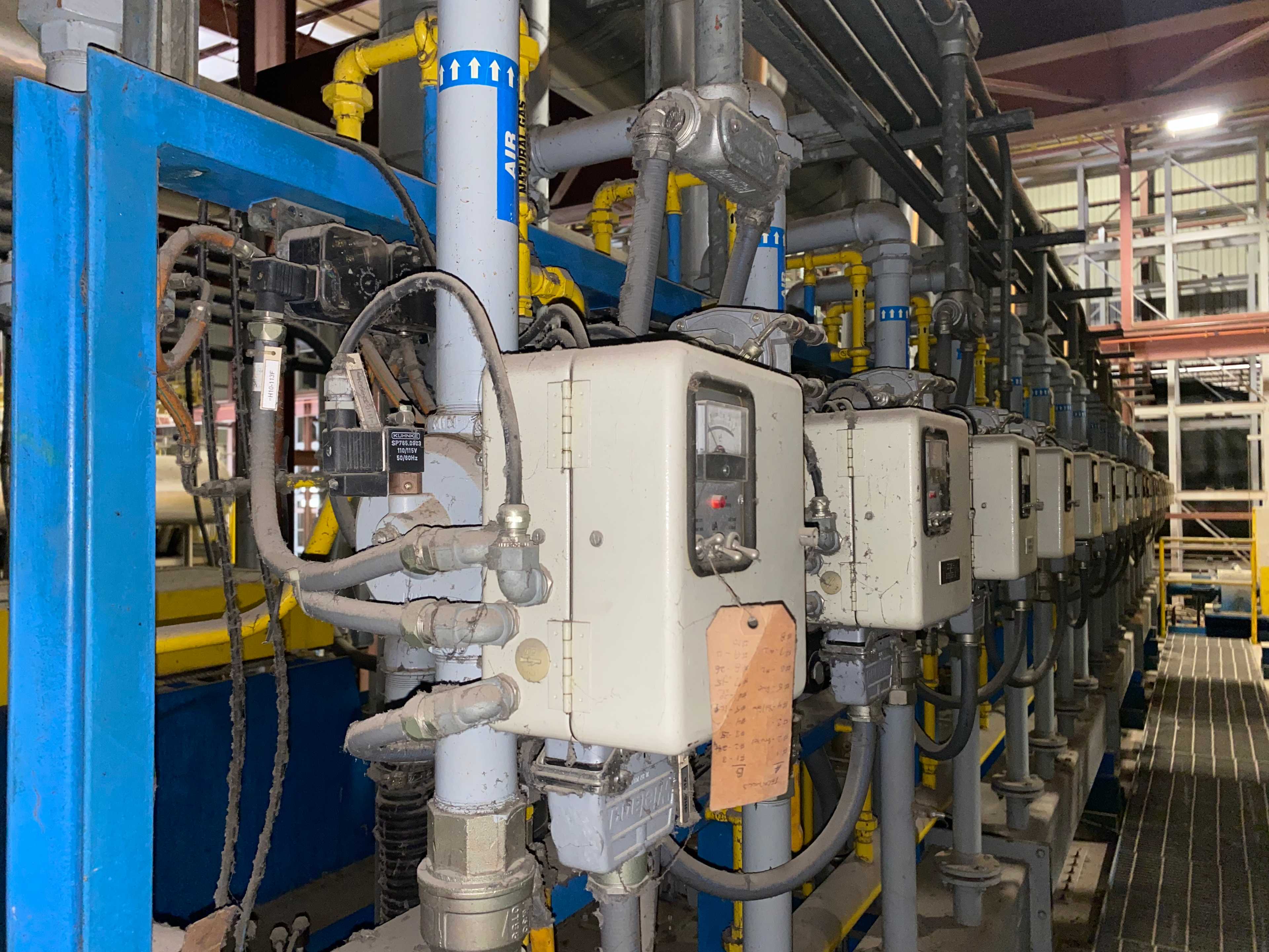 QTY 2 - BULK LOT OF FURNACE BURNER, GAS, AND AIR CONTROLS WITH MOTORS FOR JUNKER FURNACE - INDUSTRIAL PARTS