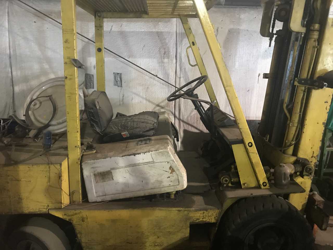 Komotsu FG25-8 Propane Forklift - FORKLIFTS