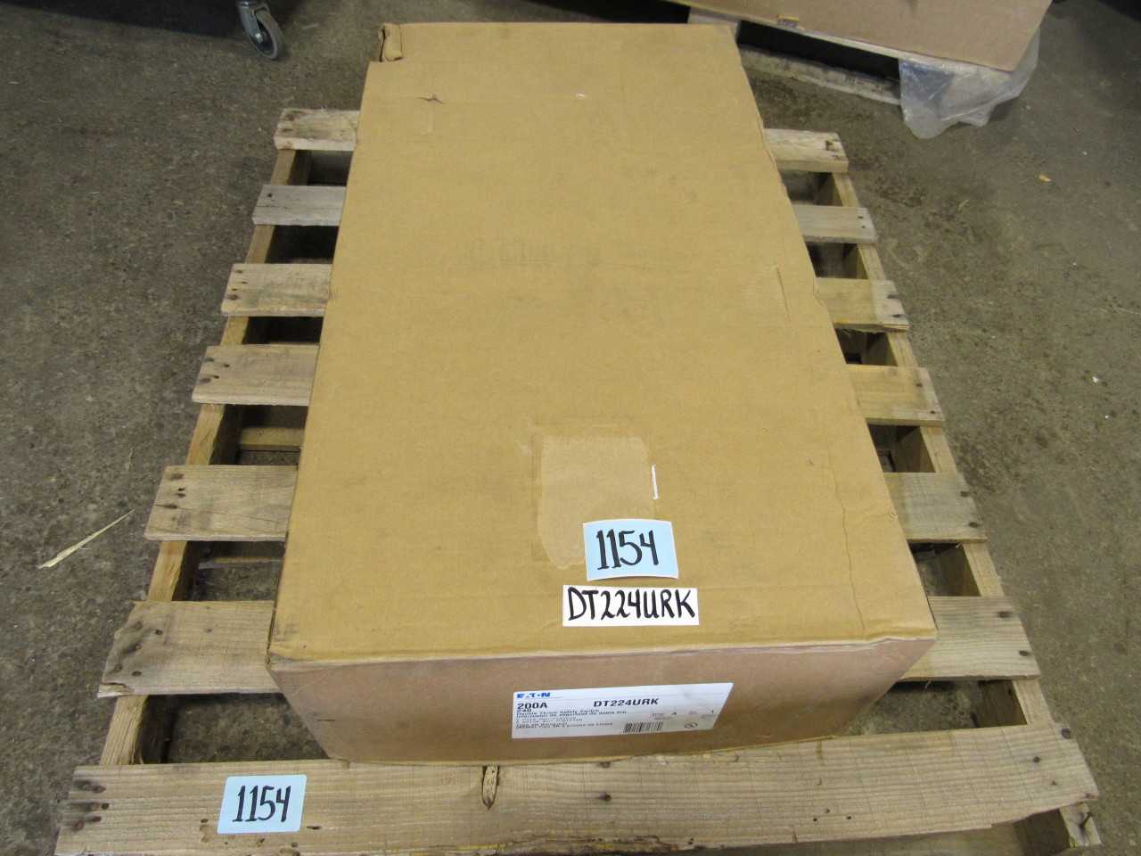 Eaton Double Throw Safety Switch - ELECTRICAL COMPONENTS