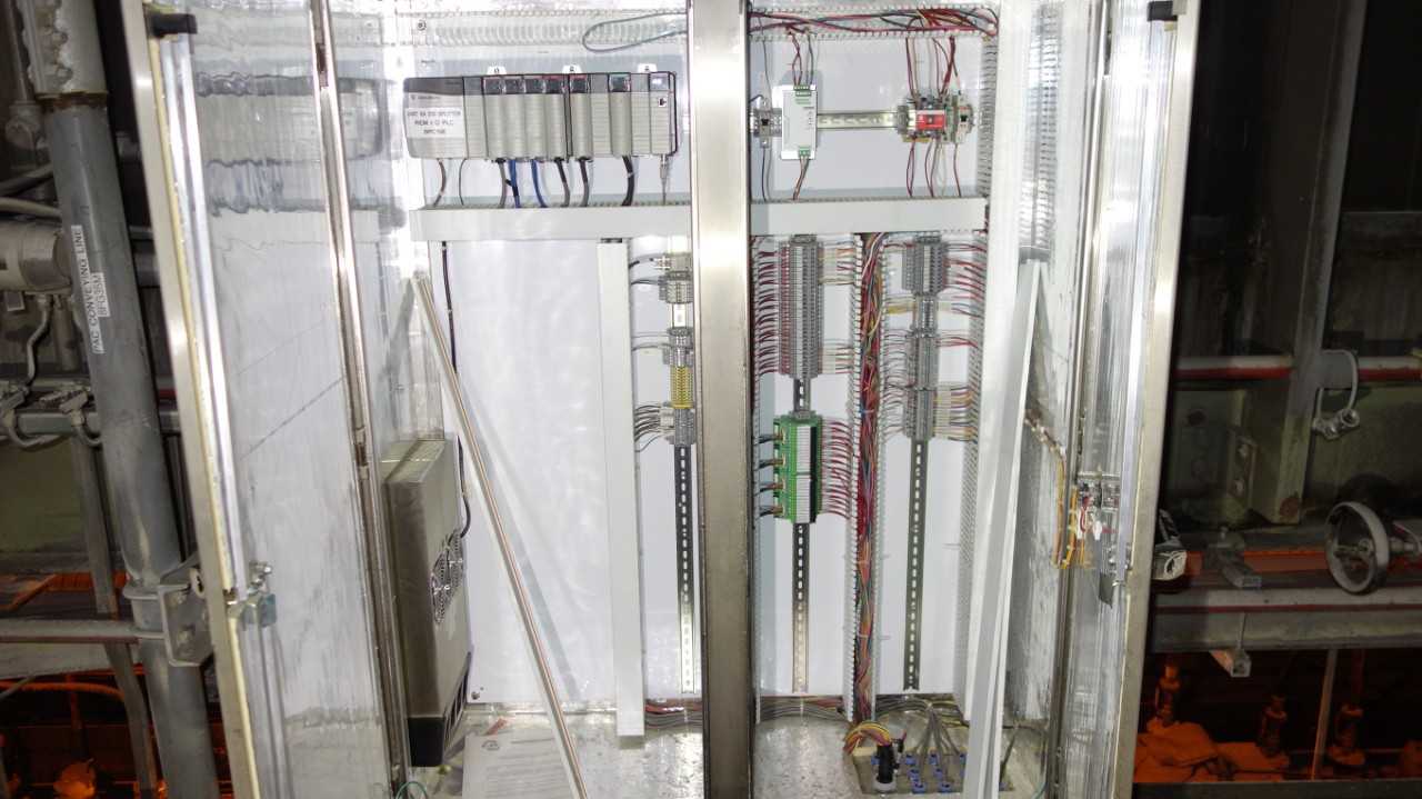LOT OF 2 STAINLESS DSI SPLITTER REMOTE I/O CONTROL PANEL W/ ALLEN BRADLEY 1747 CONTROLLER MODULE RACK - AUTOMATION & CONTROLS