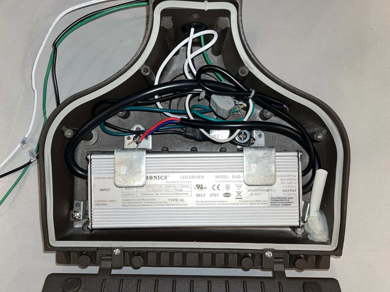 New - Lot of 80 - Simkar SAL Light Fixture Housings with Inventronics LED Drivers - LIGHTING New - Lot of 80 - Simkar SAL Light Fixture Housings with Inventronics LED Drivers - LIGHTING