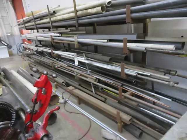 Rack with contents of steel pipes, tubes and other items - MISCELLANEOUS Rack with contents of steel pipes, tubes and other items - MISCELLANEOUS