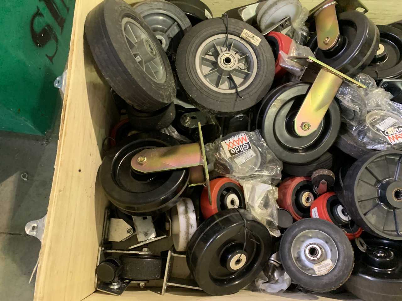 CRATE OF NEW INDUSTRIAL CASTERS & WHEELS VARIOUS SIZES - ELECTRICAL COMPONENTS