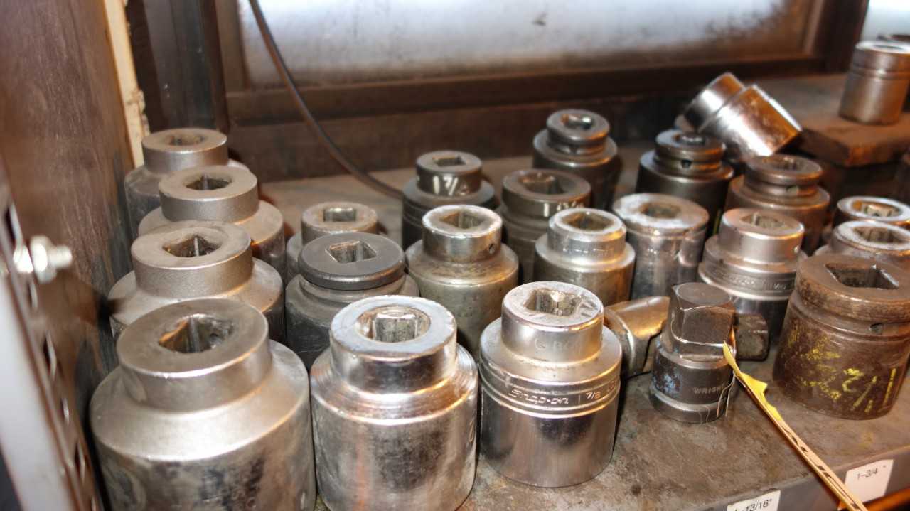 CONTENTS OF SHELF SECTION - MACHINING ACCESSORIES & TOOLING