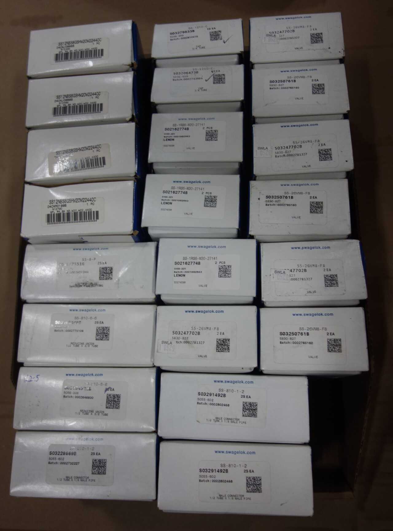 LOT OF ASSORTED SWAGELOK FITTINGS - PROCESS EQUIPMENT