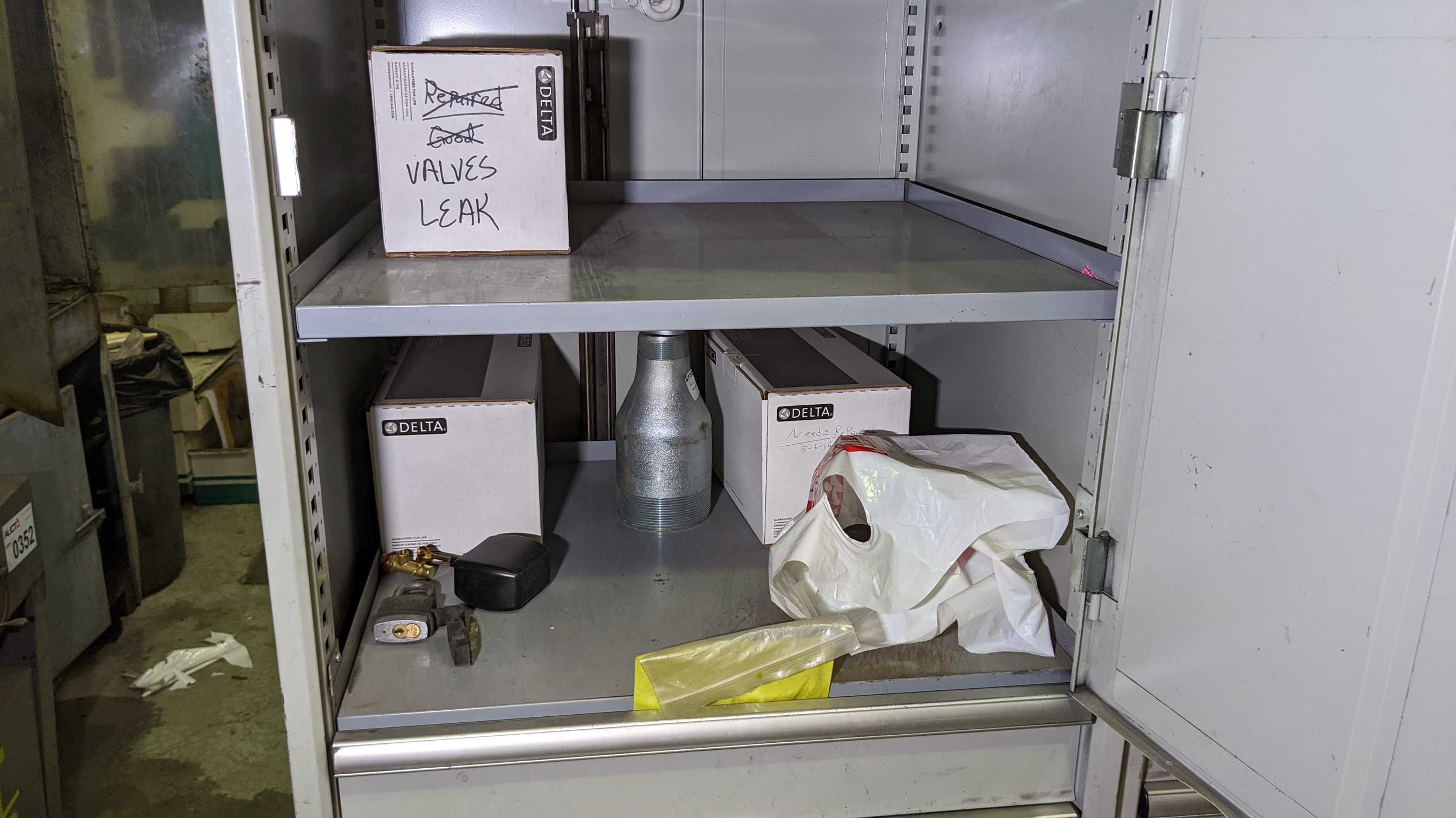 LISTA TOOL BOX WITH CONTENTS - INDUSTRIAL PARTS