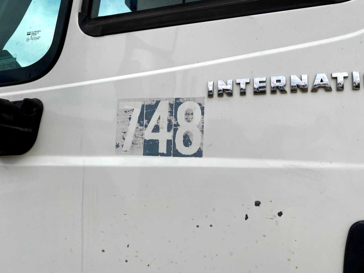 2005 International 7400 6X6 Digger Truck - HYDRO EXCAVATOR TRUCKS