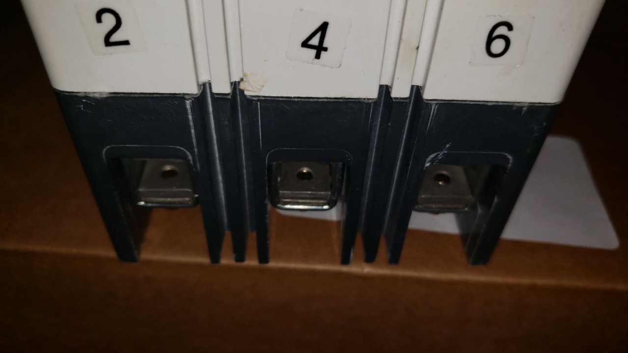 Eaton Circuit Breakers - CIRCUIT BREAKERS
