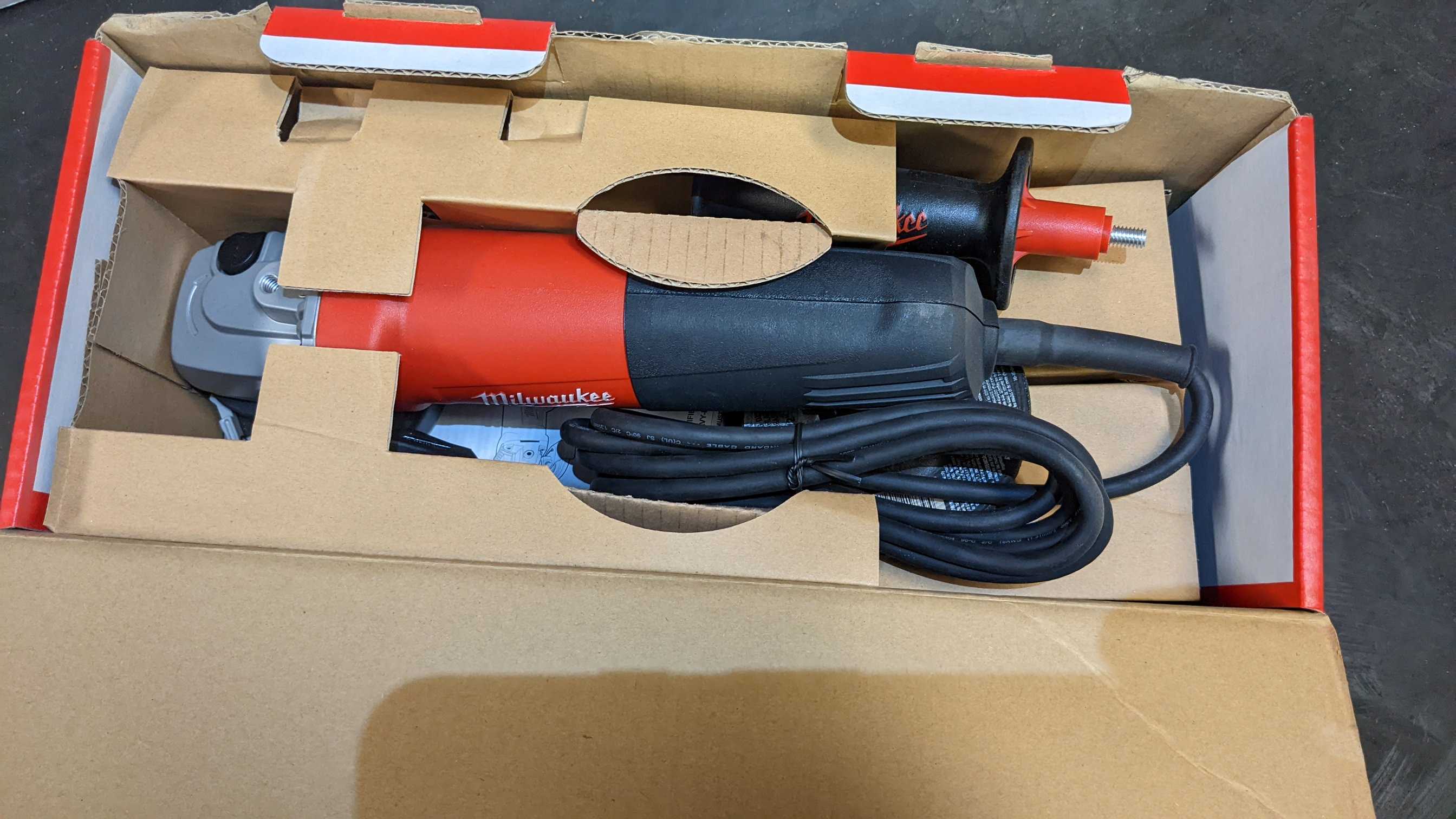 LOT OF POWER TOOLS - ELECTRIC POWER TOOLS LOT OF POWER TOOLS - ELECTRIC POWER TOOLS