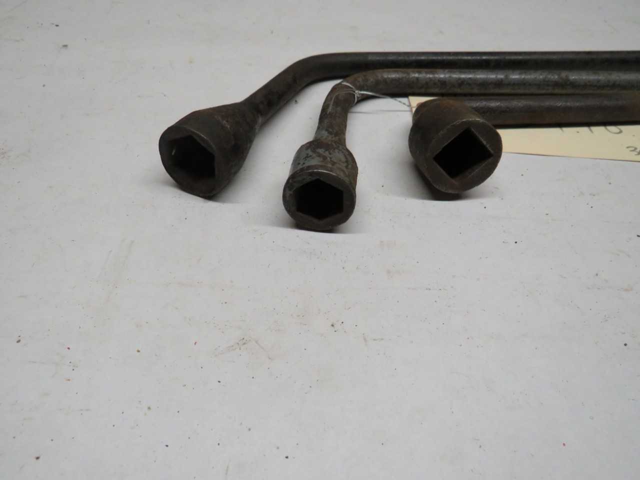 LOT OF 3 TIRE IRONS - PLANT & FACILITY