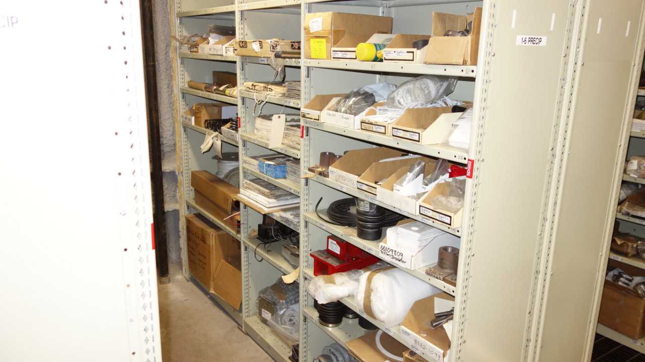 CONTENTS OF 4 SHELF COLUMNS, PUMP PARTS - PUMPS