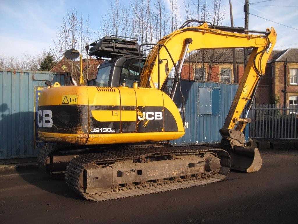JCB JS130 Excavator - CRAWLER EXCAVATORS
