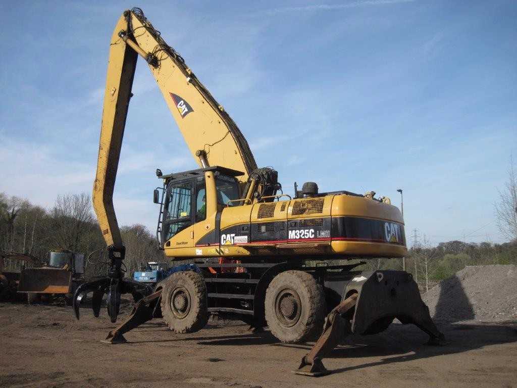 Caterpillar 325C LMH Scrap Handler - CRAWLER LOADERS