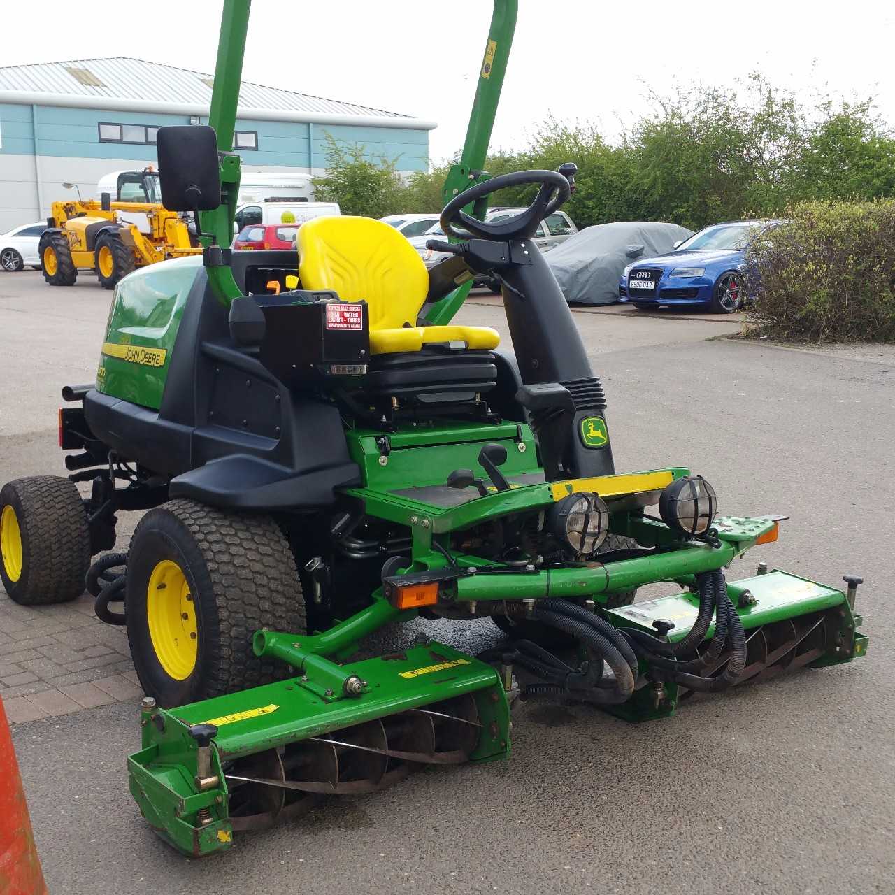 John Deere 8400 mower - MISCELLANEOUS