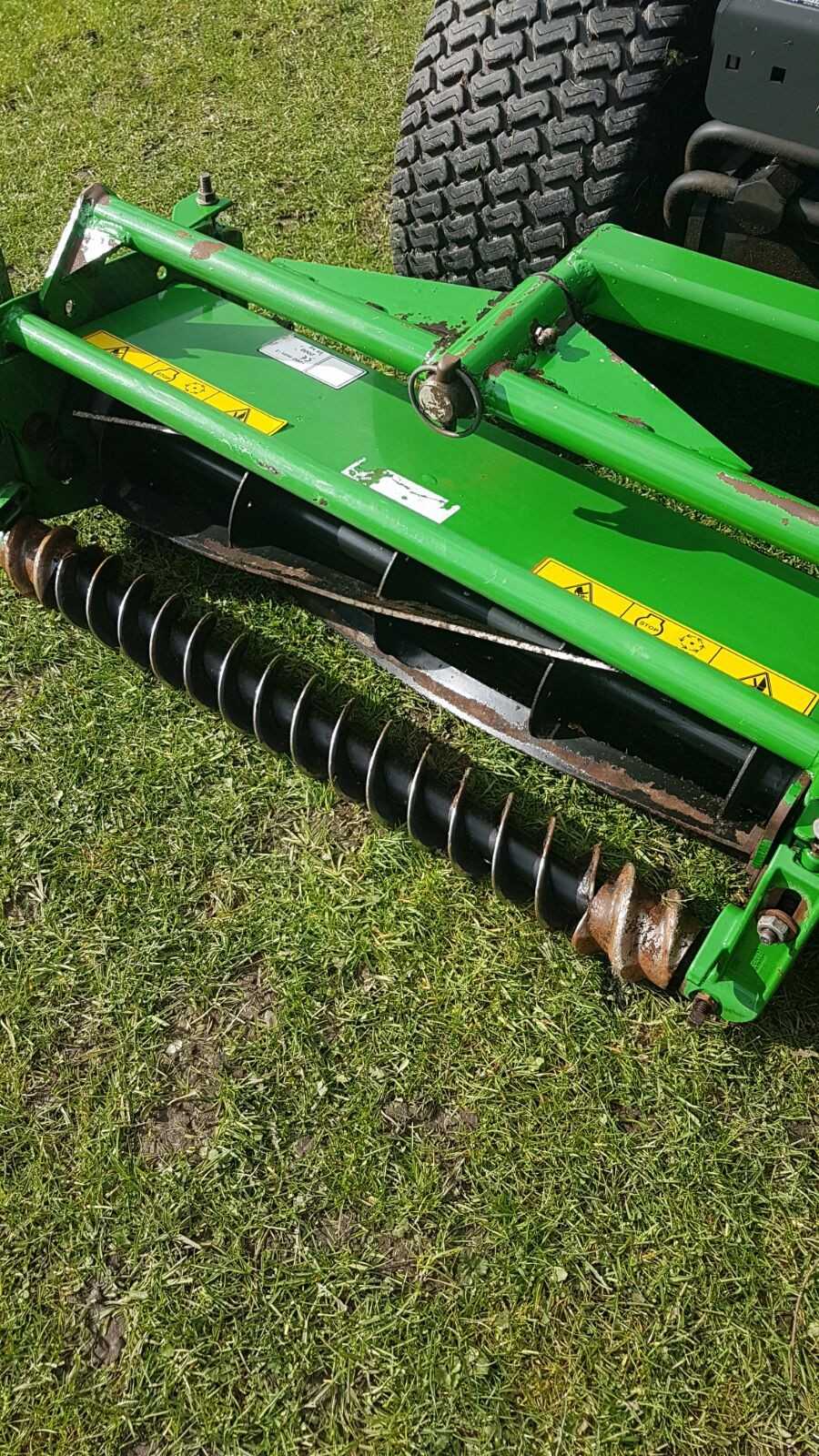 John Deere 2653B mower - MISCELLANEOUS