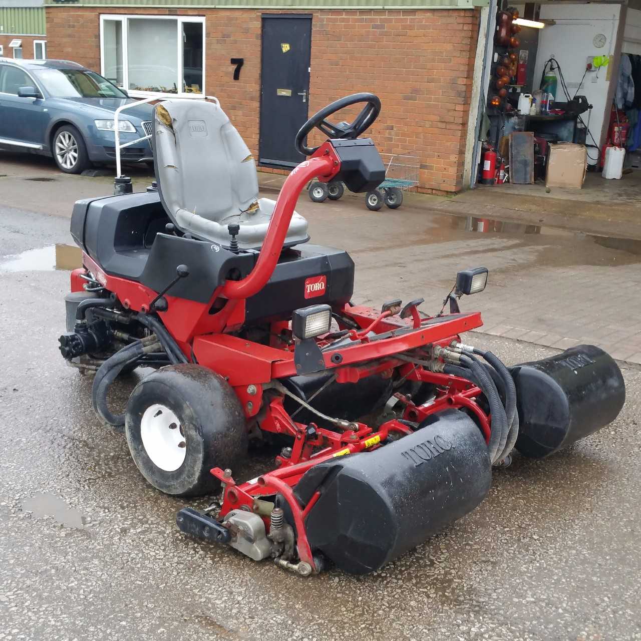 Toro Reelmaster 3200 mower - MISCELLANEOUS