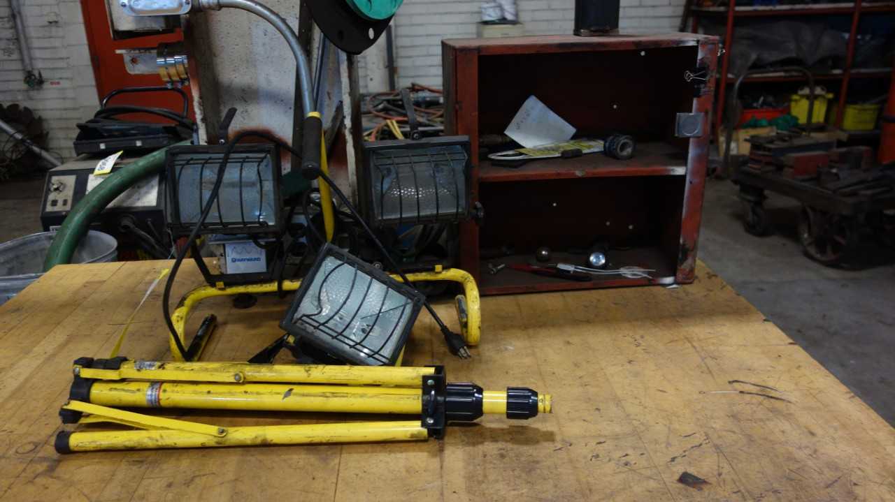 PROFESSIONAL TOOL WORK TABLE W/ CONTENTS - TOOL STORAGE