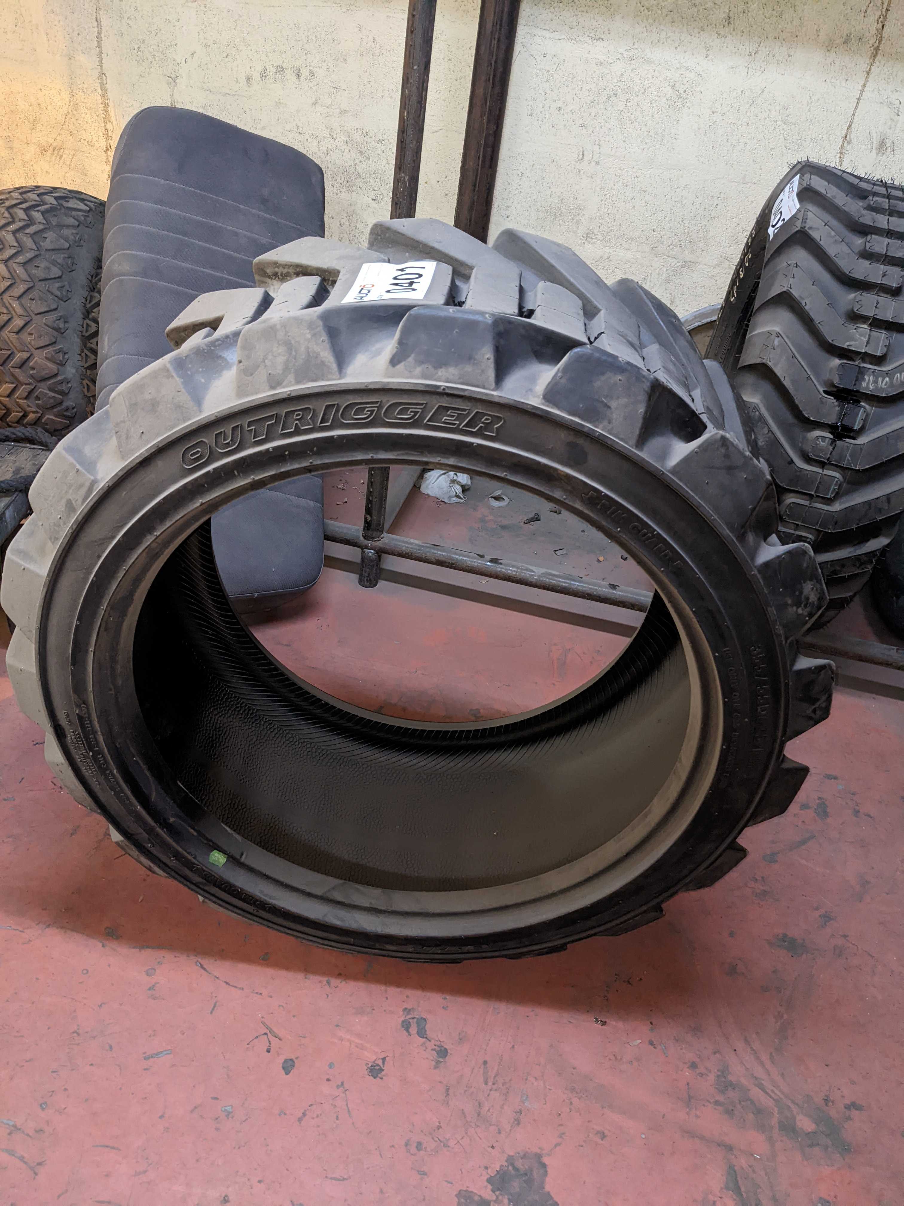 TIRE - CONSTRUCTION TIRE - CONSTRUCTION
