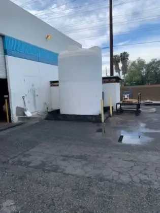 4000 Gallon Poly Tank in Great Condition - PLANT & FACILITY