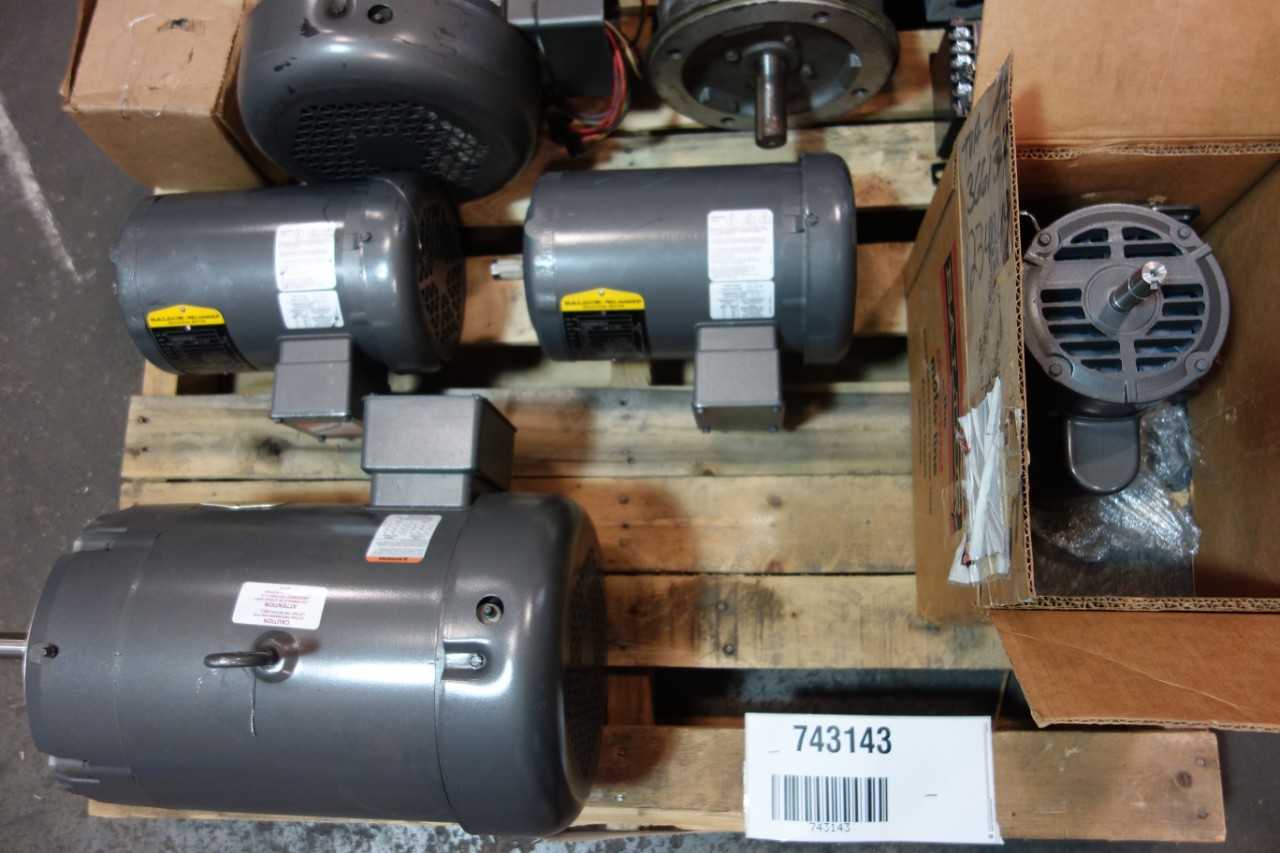 1 PALLET OF ASSORTED AC TRANSFORMERS, AC MOTORS- BALDOR, EATON - ELECTRIC MOTORS