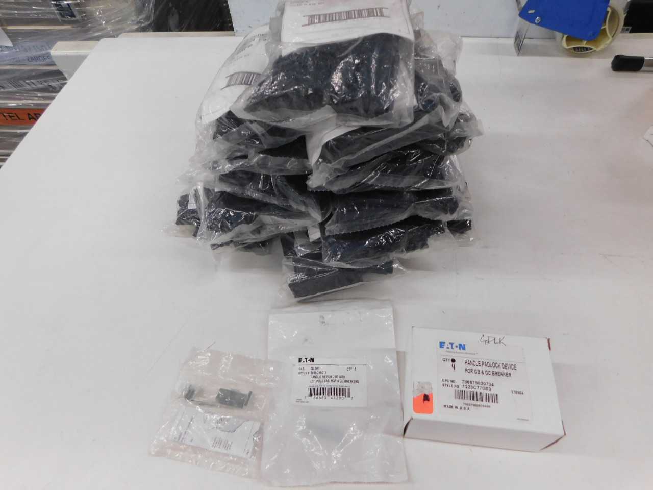 Lot of Quantity 21x Loadcenter Accessories - Handle Ties and Padlocks - MACHINING ACCESSORIES & TOOLING