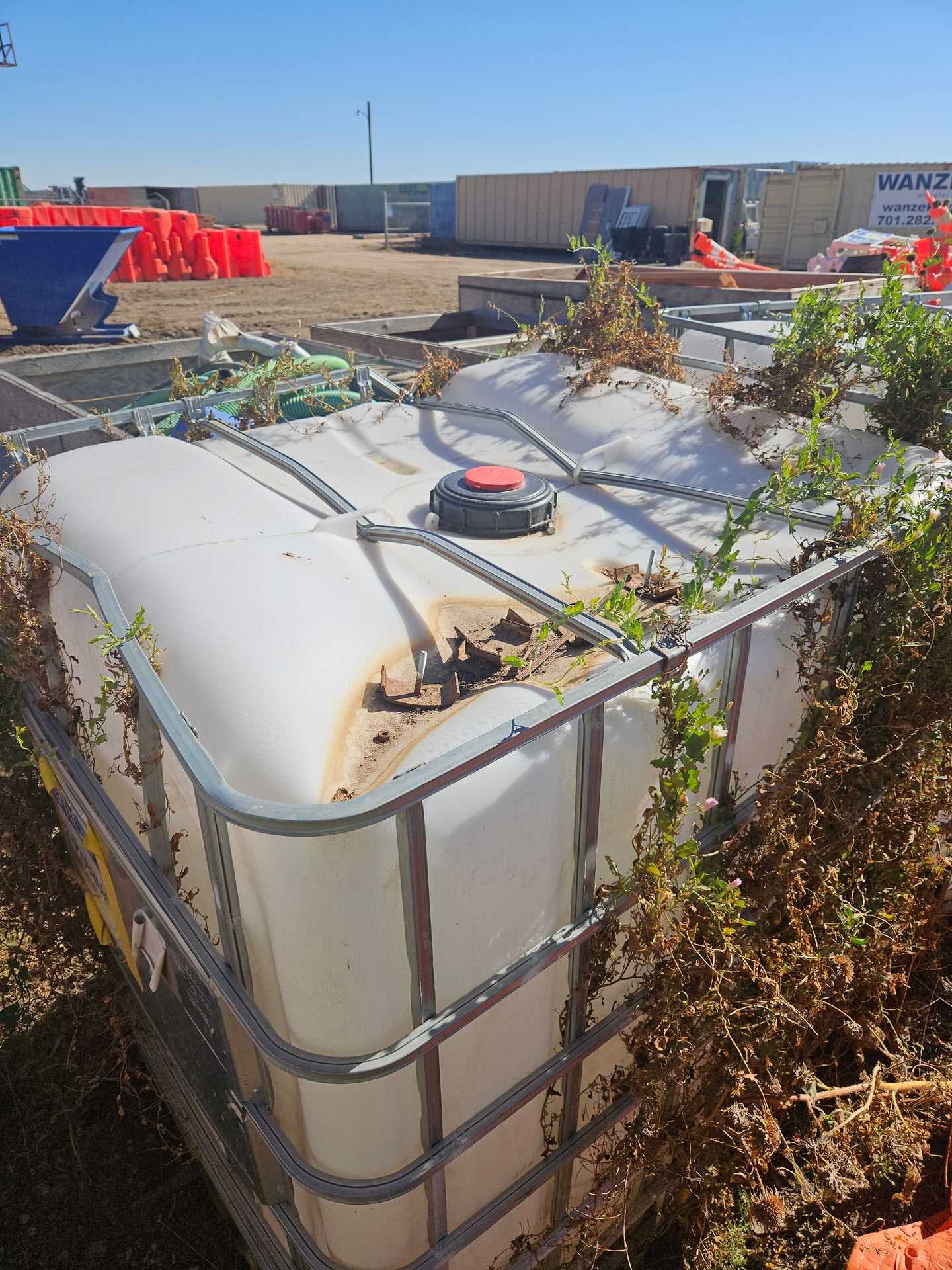BULK LOT OF NON-POTABLE WATER CONTAINERS QTY 5 - PROCESS EQUIPMENT