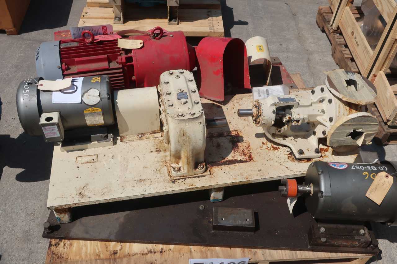 LOT OF ASSORTED PUMP AND GEAR REDUCER ASSEMBLYS - POWER TRANSMISSION