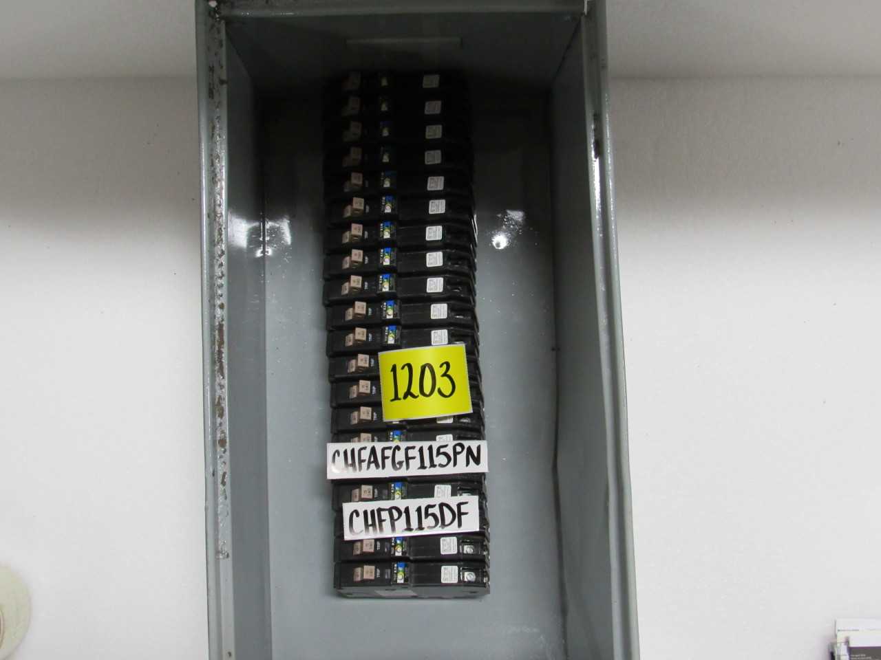 Eaton Circuit breakers - CIRCUIT BREAKERS