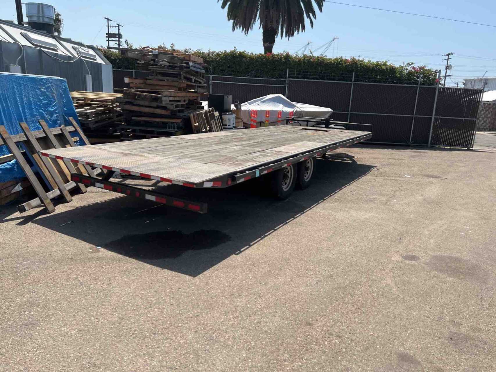 2015 24' Trailer 2 Axle PJ MFG Hydraulic Tilt - TRAILERS