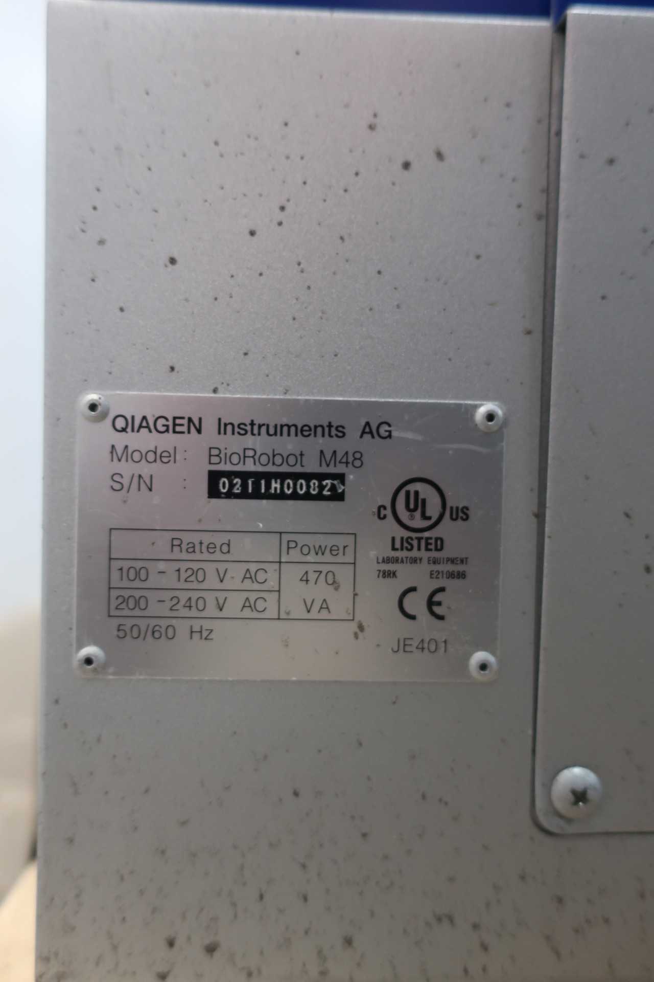 QIAGEN AUTOMATED NUCLEIC ACID PURIFICATION WORKSTATION LABORATORY ANALYZER - ANALYZER
