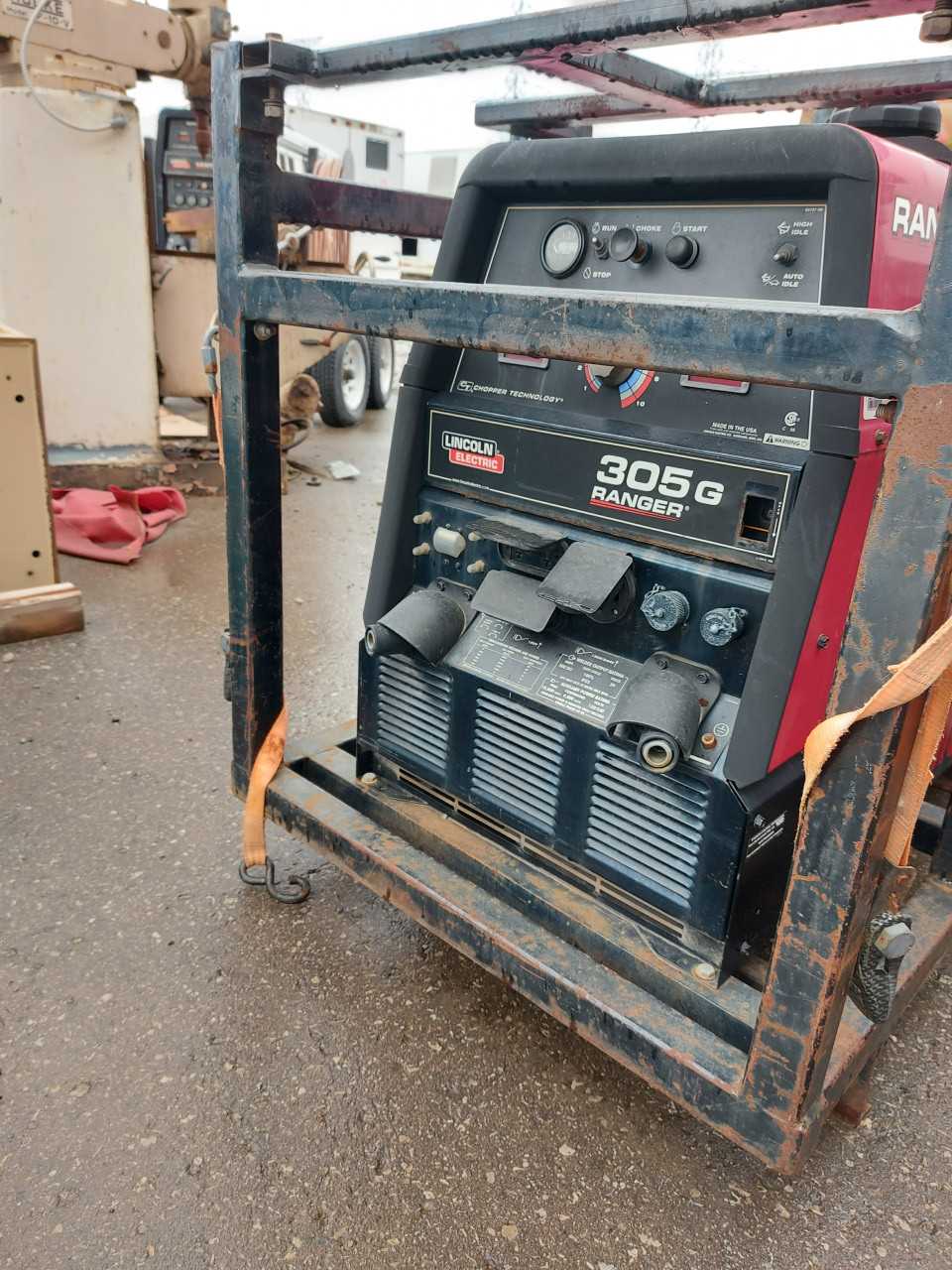 Lincoln Electric 305G Ranger Welder - WELDING EQUIPMENT