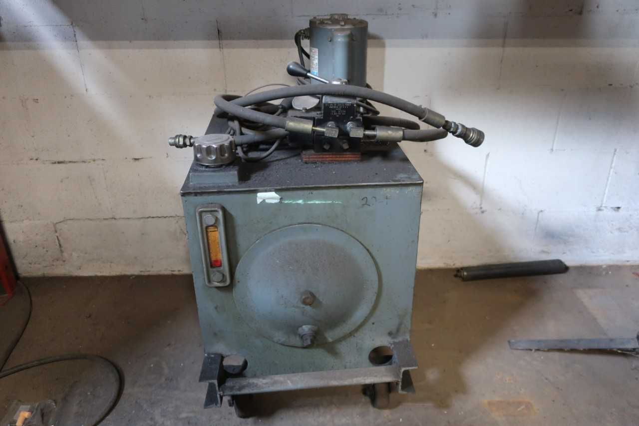 HYDRAULIC DUAL OUTLET PRESSURE PUMP - PUMPS