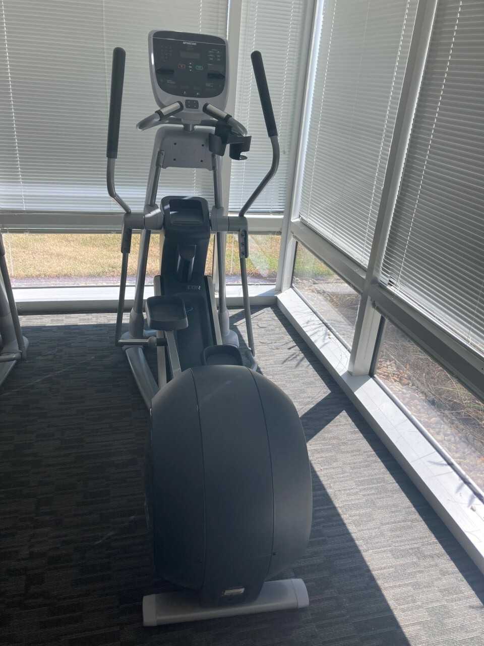 Precor EFX 885 Crosstrainer (2599547) Huntsville - MISCELLANEOUS
