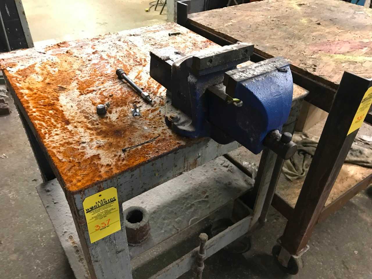 4 Steel Shop Tables with Heavy Duty vice - MACHINING ACCESSORIES & TOOLING