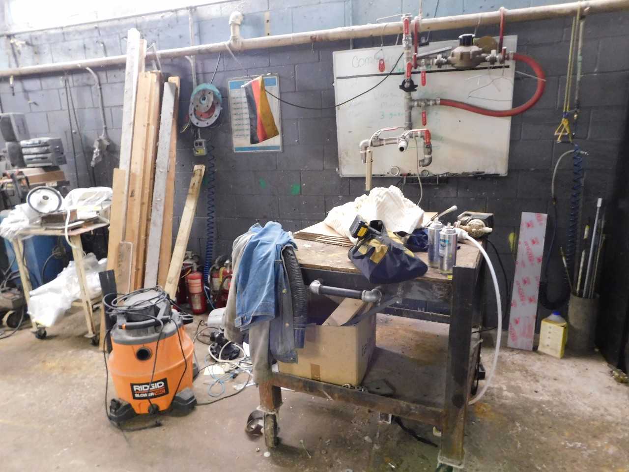 Ridgid Shop Vac - MATERIAL HANDLING