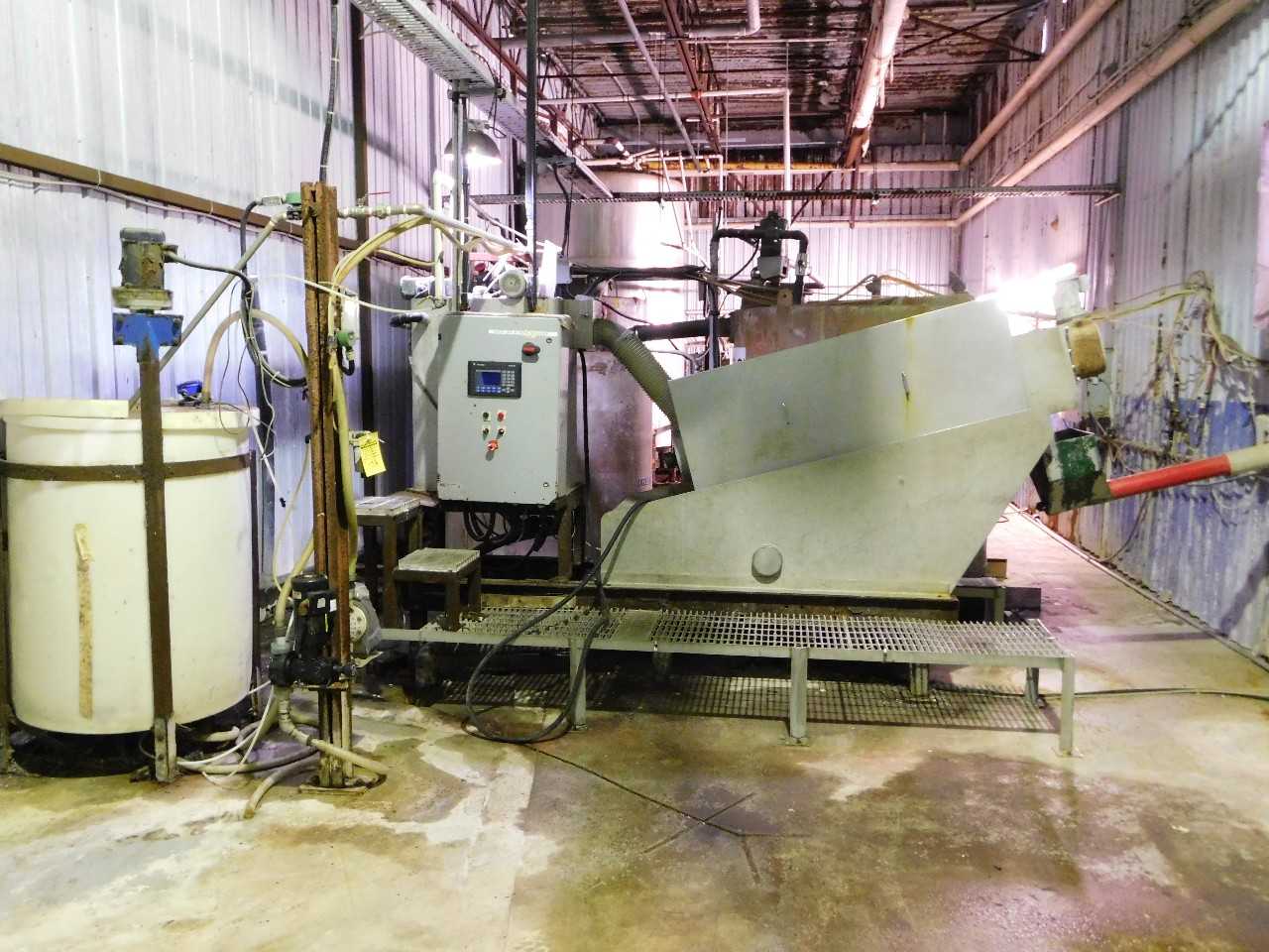 Volute Dehydrator 2006 With 4 Plainview Fiberglass Tanks - PROCESS EQUIPMENT