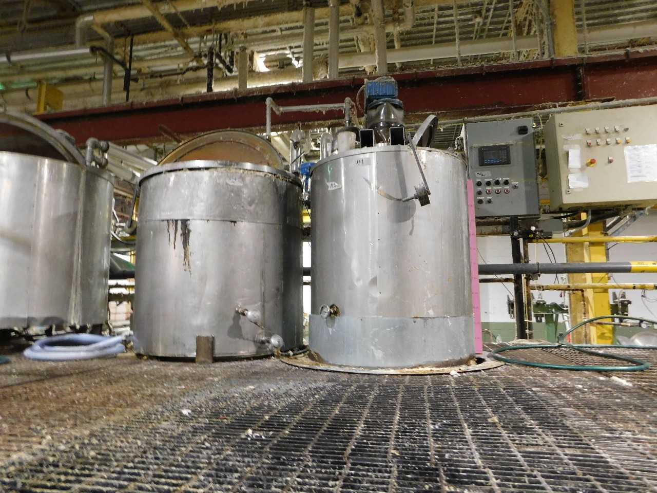 Stainless Steel Tank 800 Ltr With Mixer Agiator Pump - PROCESS EQUIPMENT