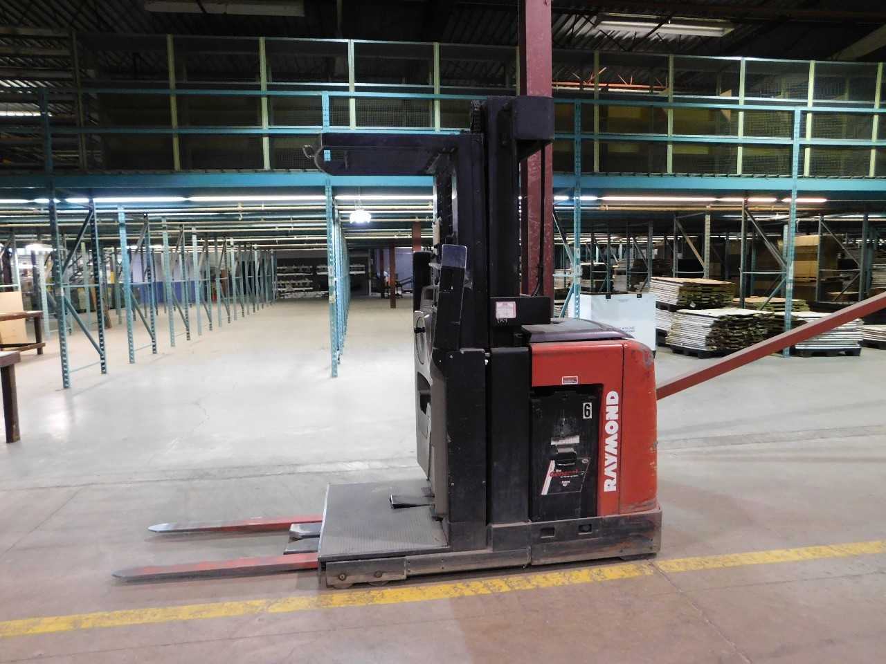 Raymond Stand on Forklift - FORKLIFTS