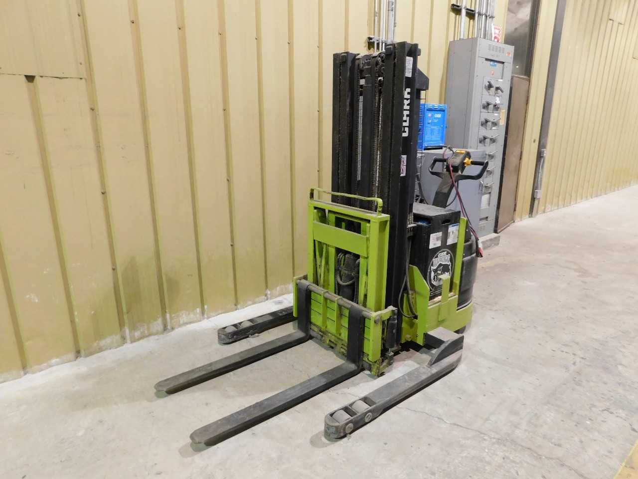 Clark Stand Behind 3000 LB Cap Forklift Mod CSP 15 - FORKLIFTS