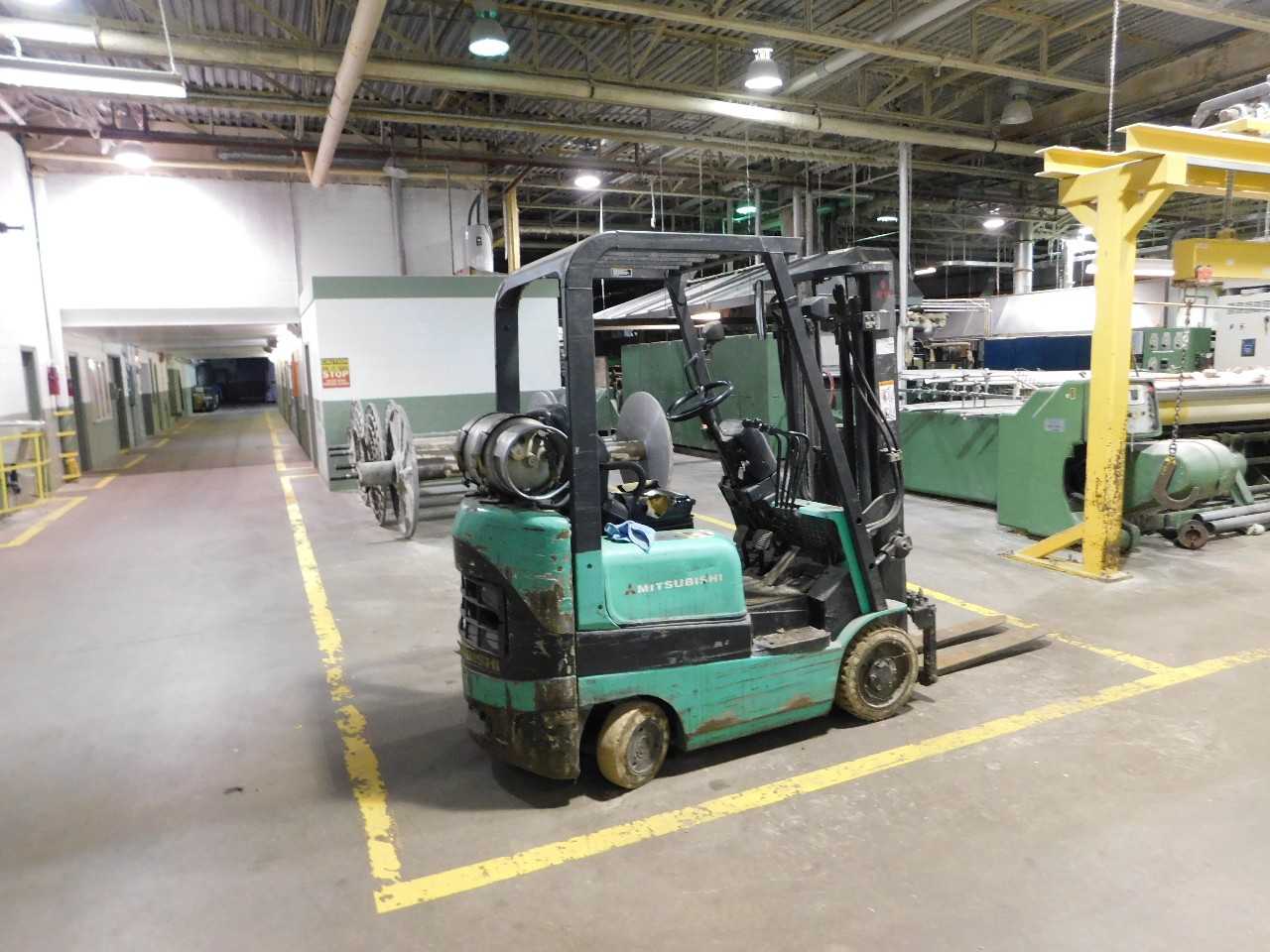 Mitsubishi ForlLift 3000 LB Cap - FORKLIFTS