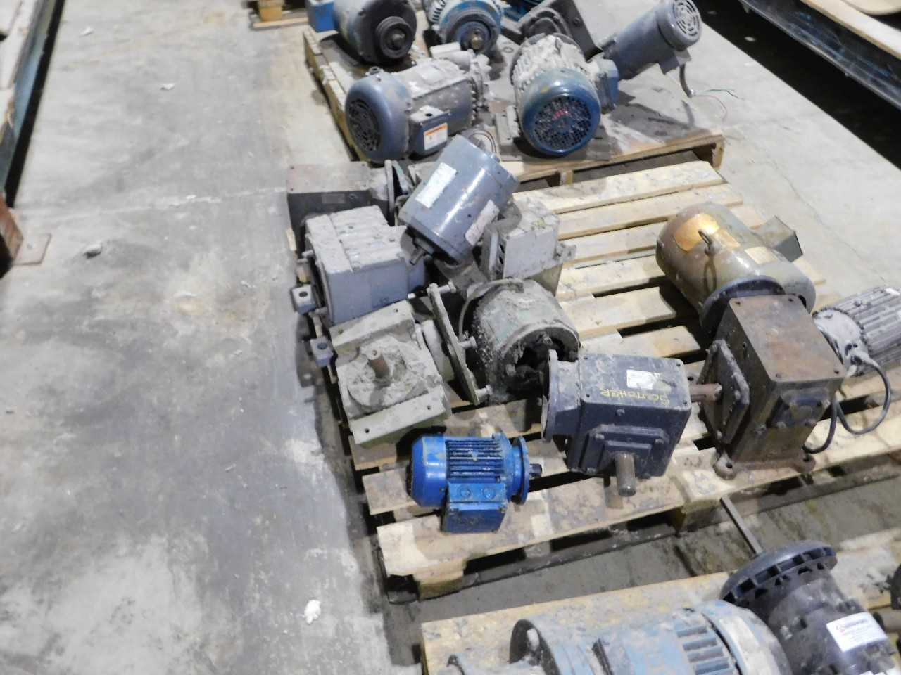 Pallet of misc Electric Motors and gear heads - ELECTRIC MOTORS