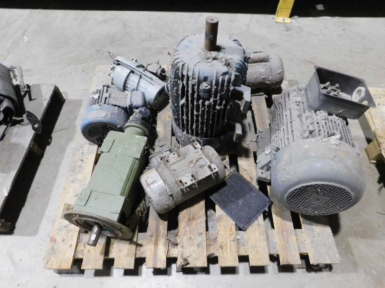 Pallet of 6 Electric Motors and gear head - ELECTRIC MOTORS